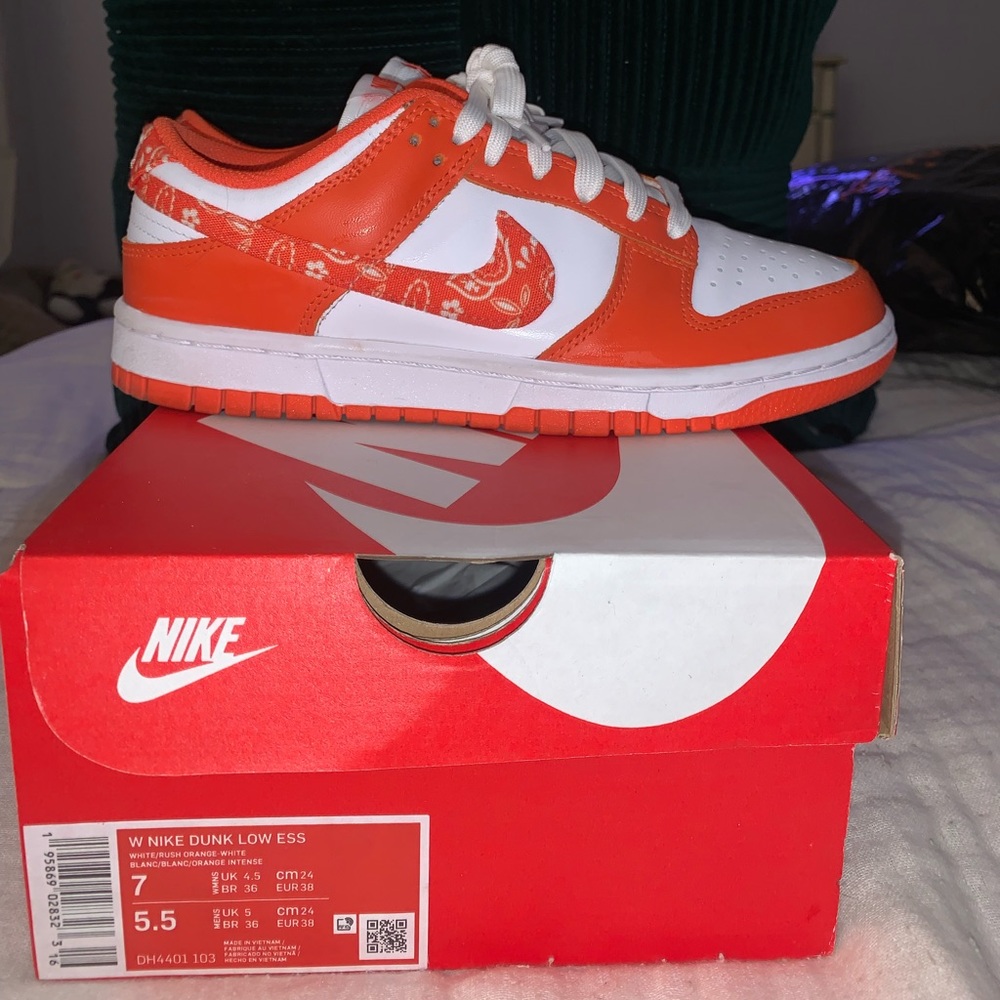 White/Orange Women’s Nike Low Dunks!